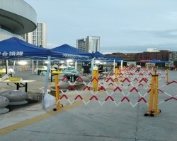 Дапамагаючы дзевяці ў борцы з эпідеміяй, Джыаха ходзіць разам